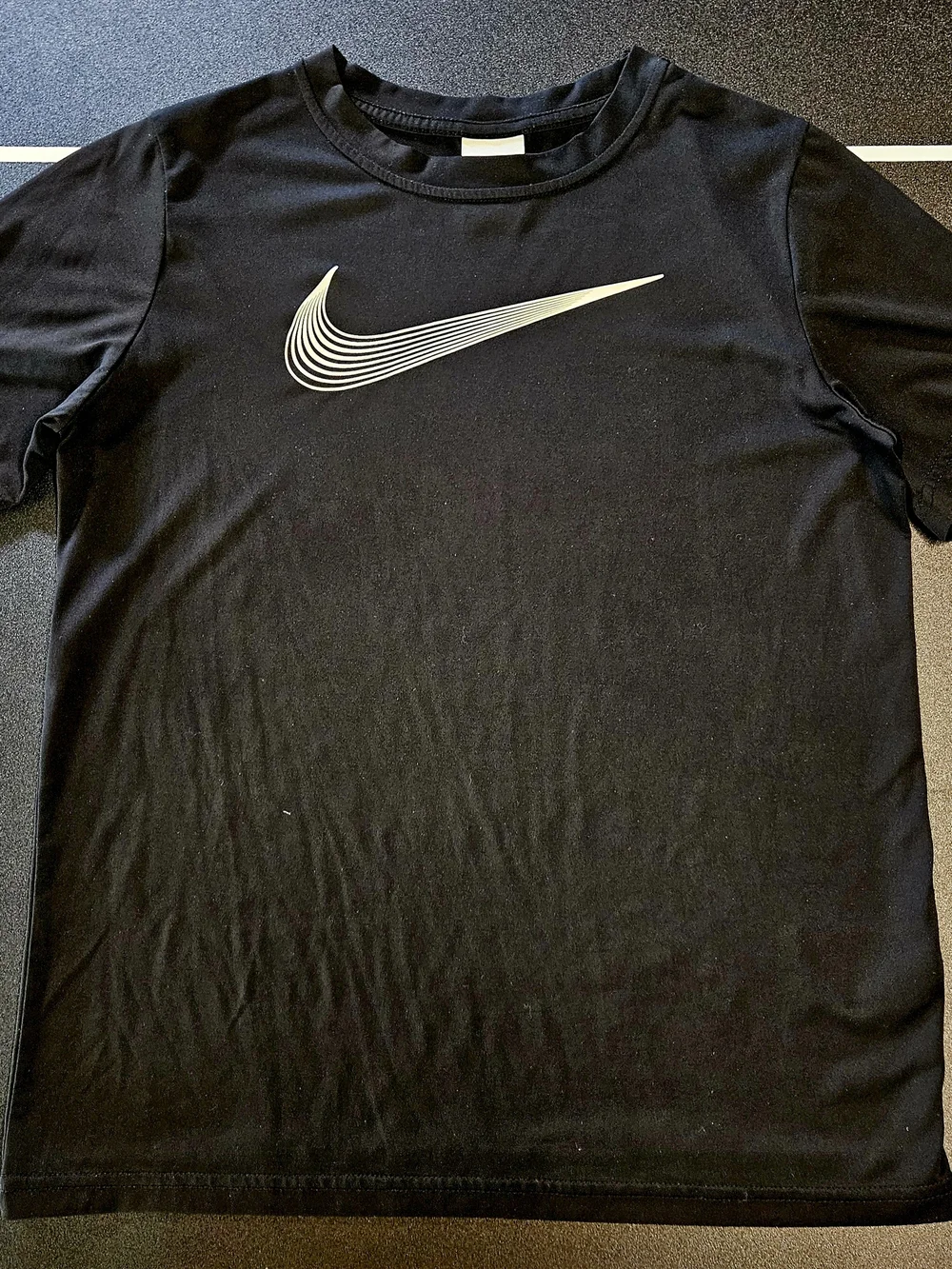Nike cropped black