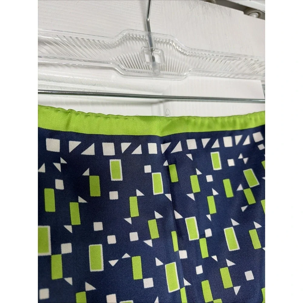 Lady Heritage finish attire woman