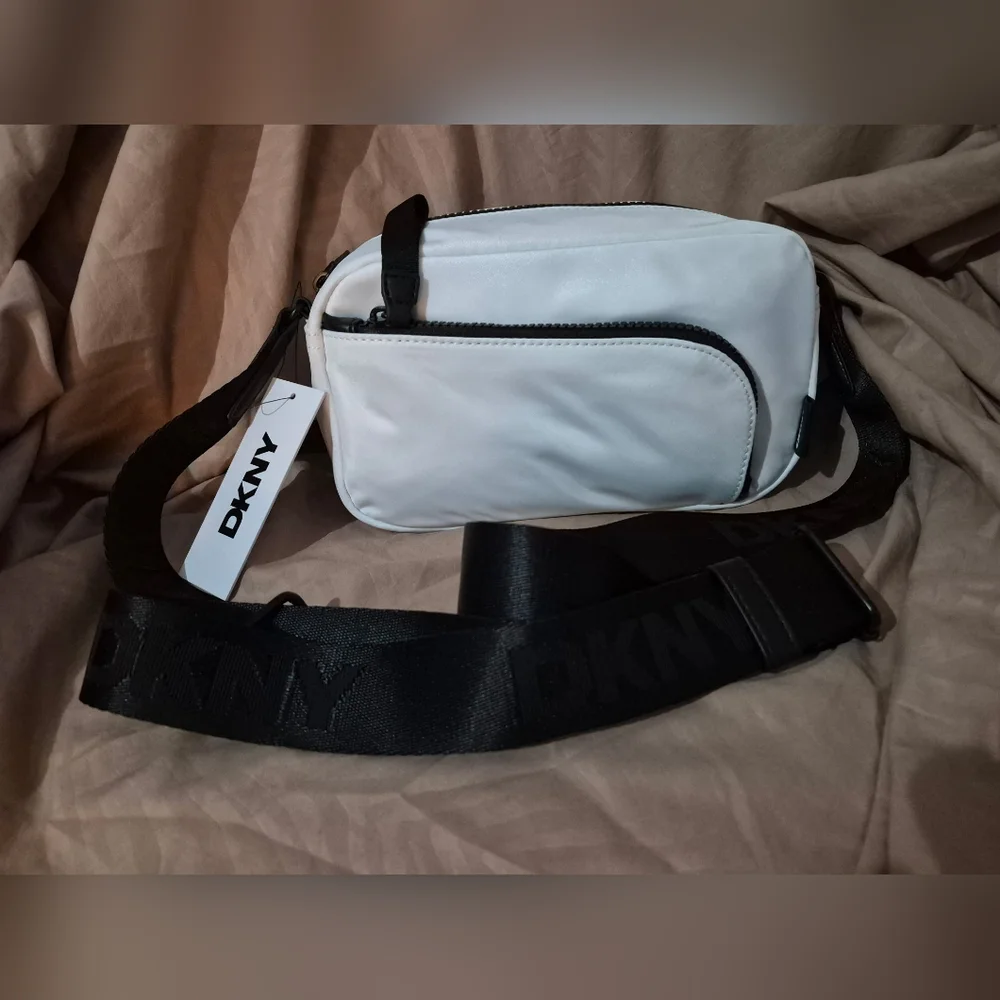 Dkny nwt camera