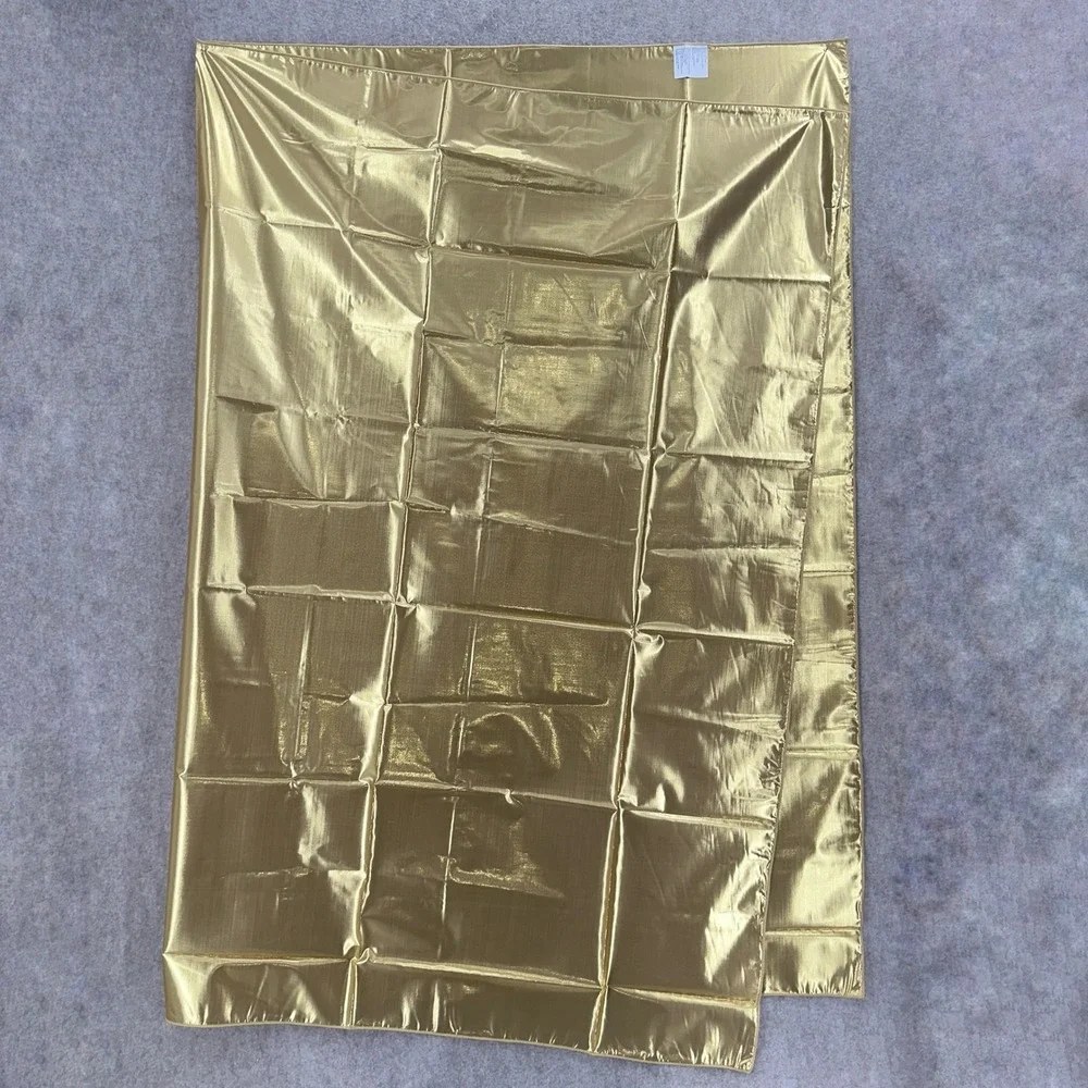 VTG Metallic Tablecloth Unisex 70X52