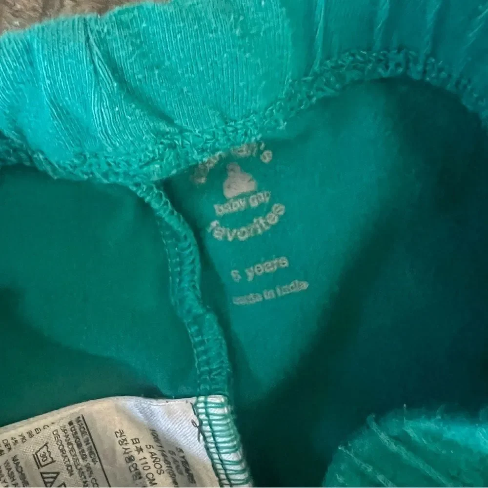 GAP teal outfit