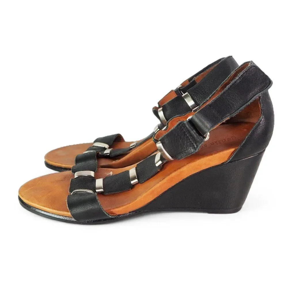 Gentle Souls by Kenneth Cole Hey Gabe‎ T-Strap Open Toe Wedge Black Women's 8.5M