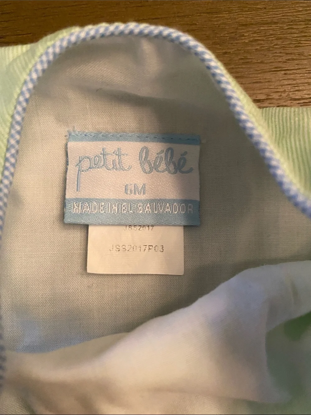 Petit Bebe light green