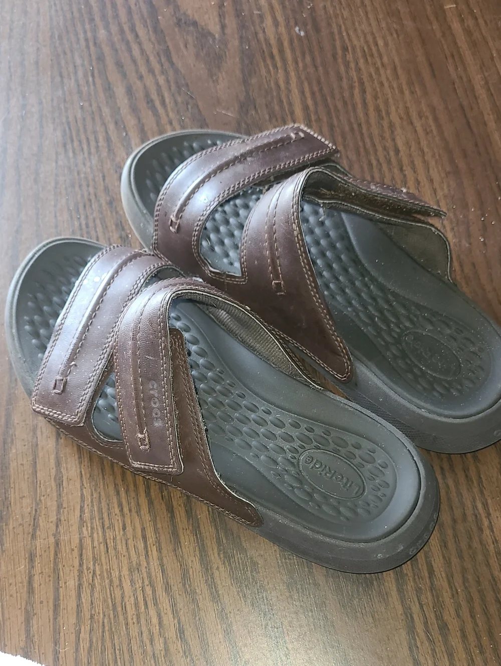 CROCS Men's Brown Leather Strap Slide Sandals Size 8