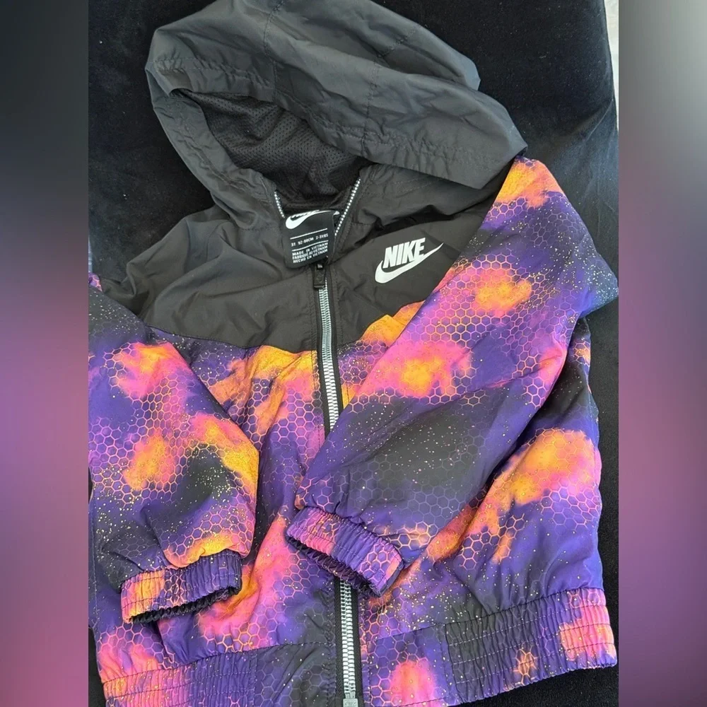 Nike lightweight hooded