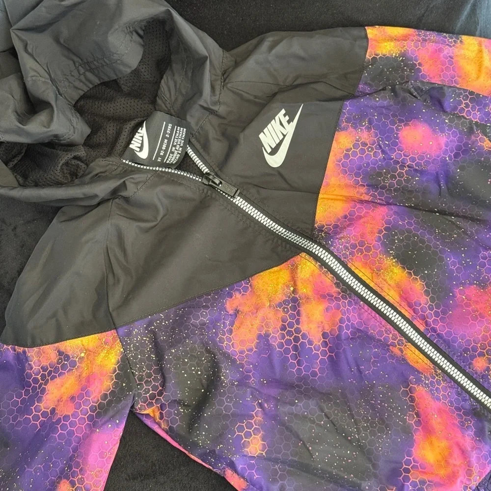 Nike lightweight hooded