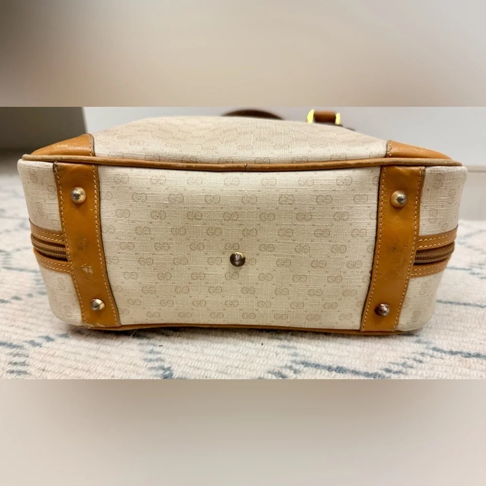 Gucci zipper pulls