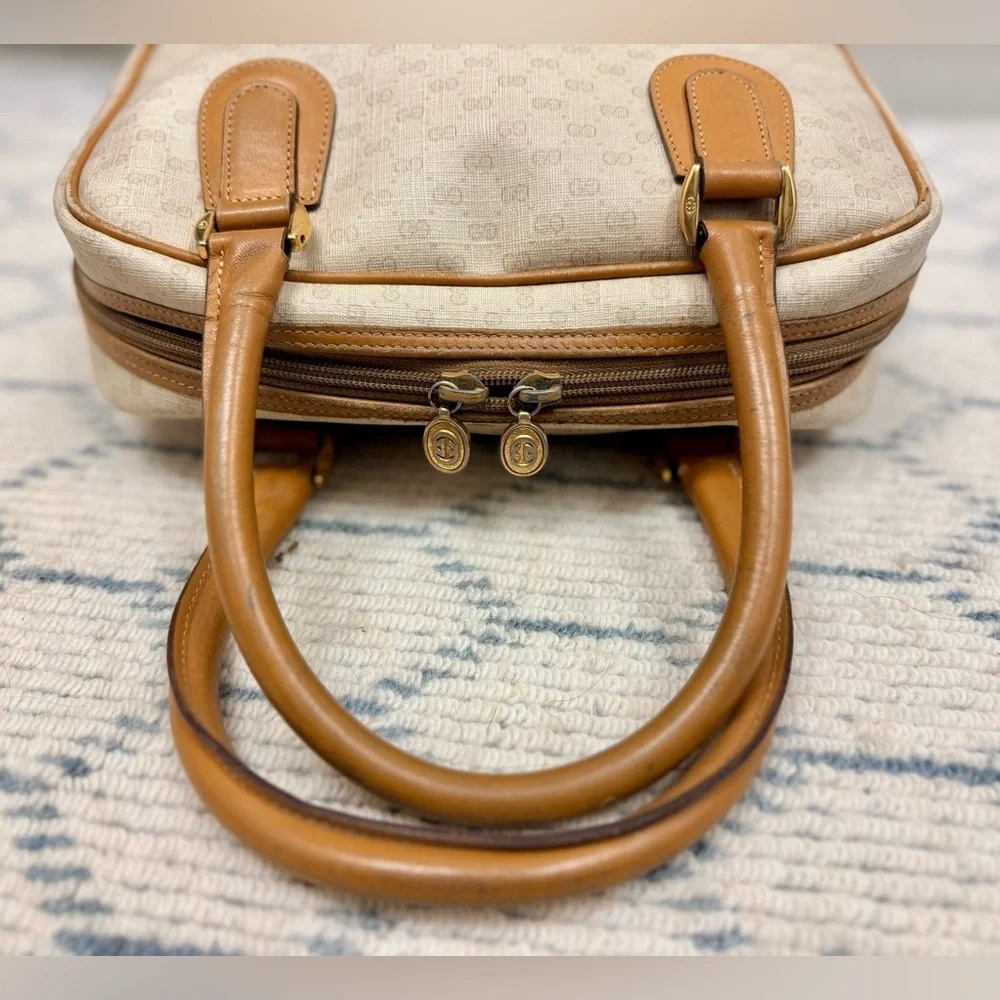 Gucci 8” satchel