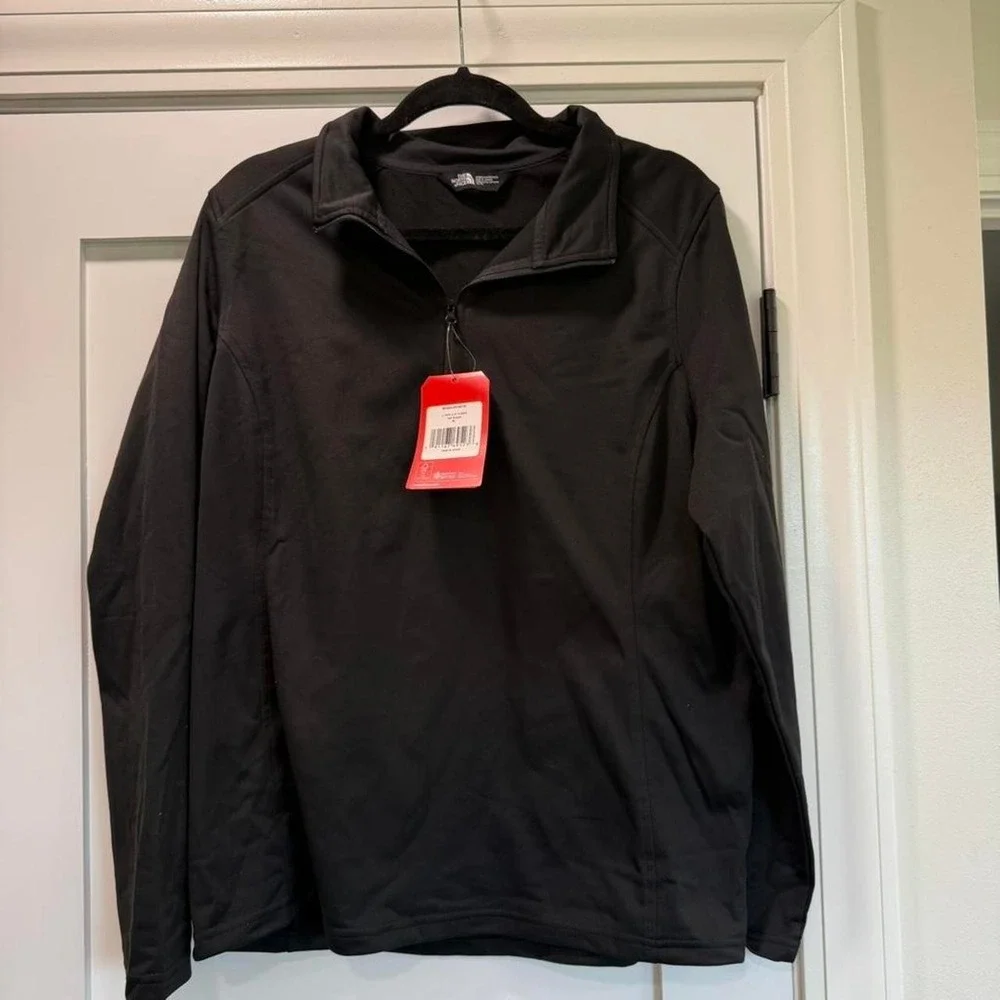 NWT The North Face black quarter zip fleece in XL