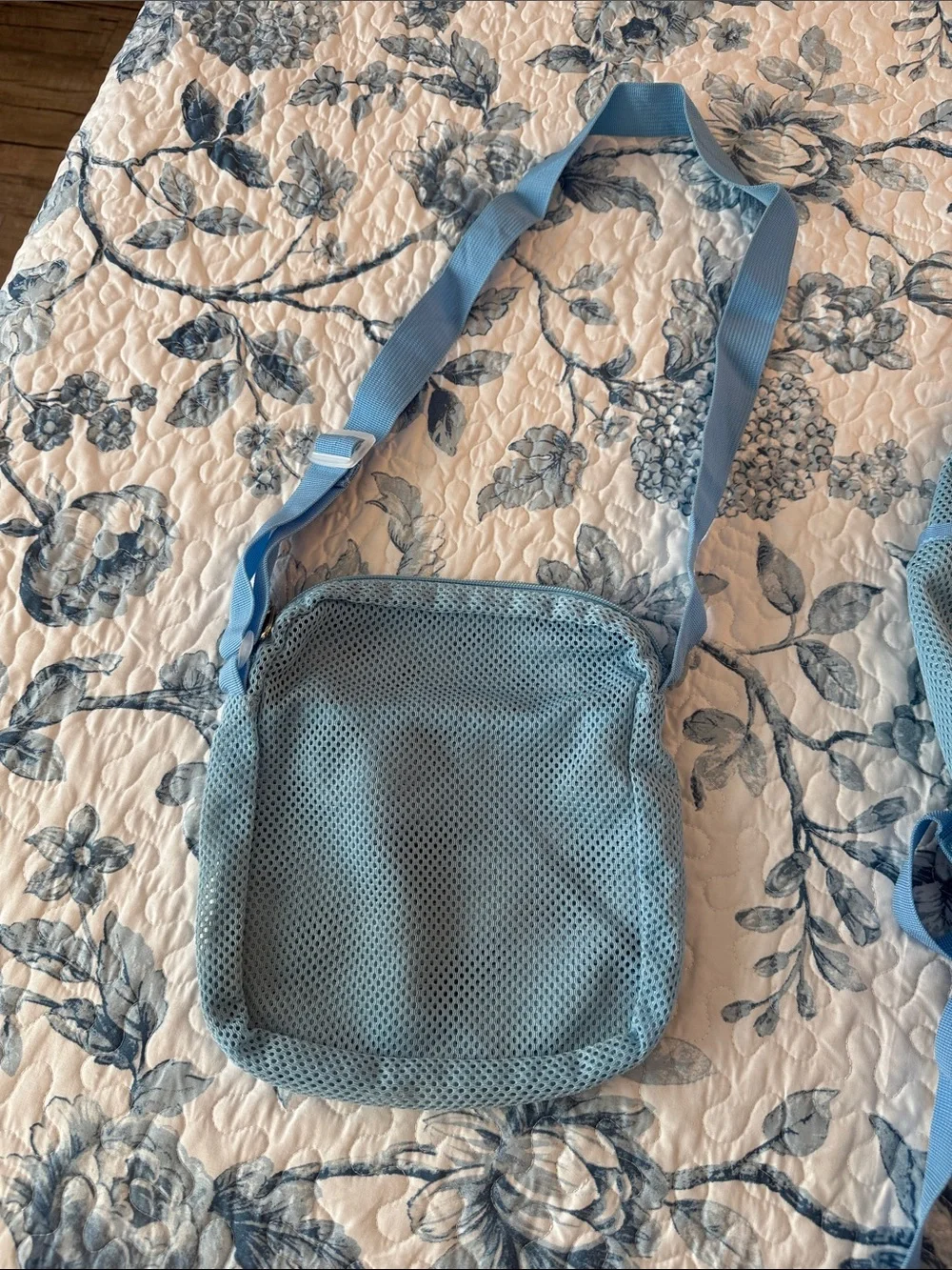 Amazon beach zip