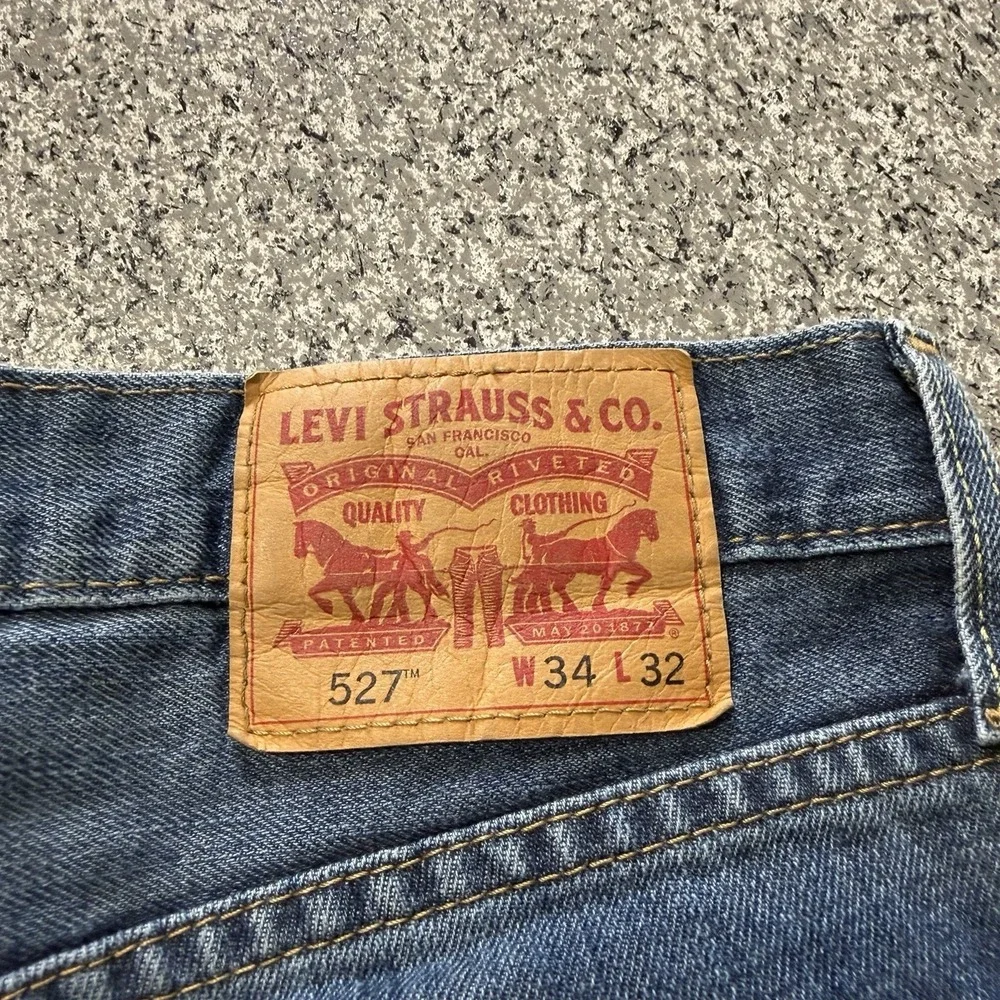 Levis good light