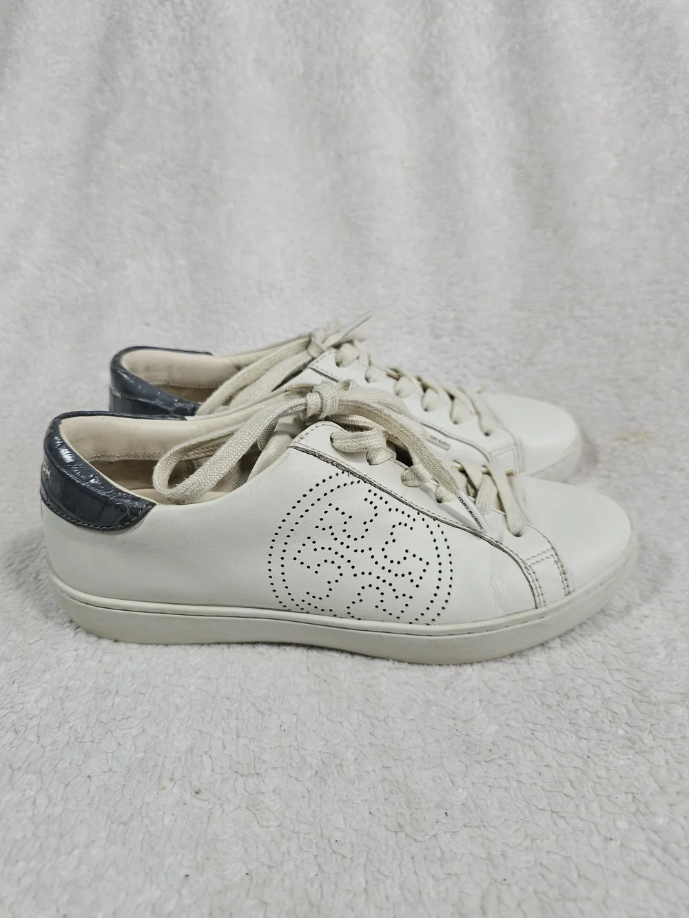 Tory Burch White Logo Sneakers Shoes size 7.5