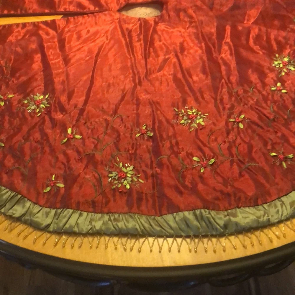 Vintage Tulle Tree Skirt w/Beads, Embroidery & Ribbon 50” Circumference