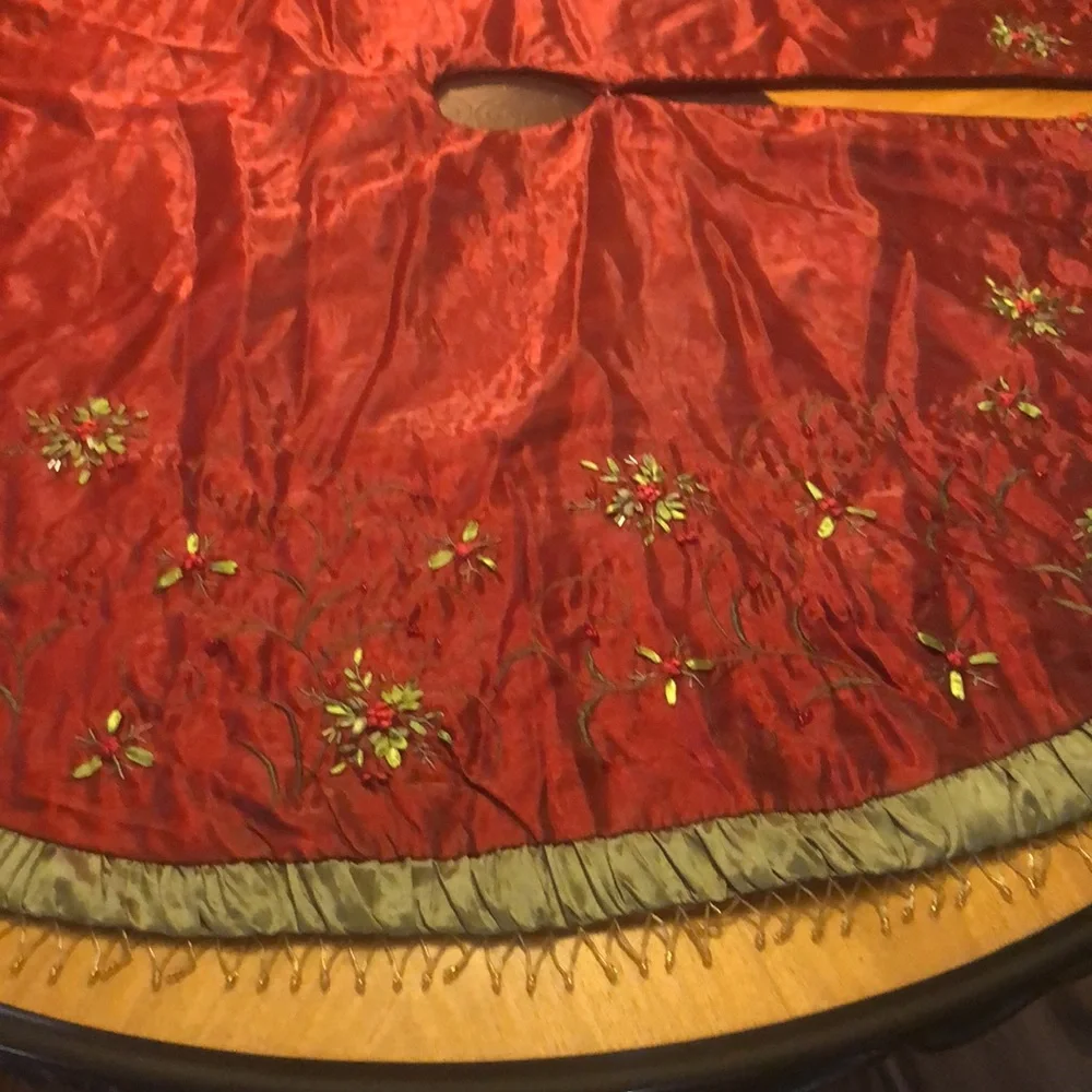 Vintage Tulle Tree Skirt w/Beads, Embroidery & Ribbon 50” Circumference
