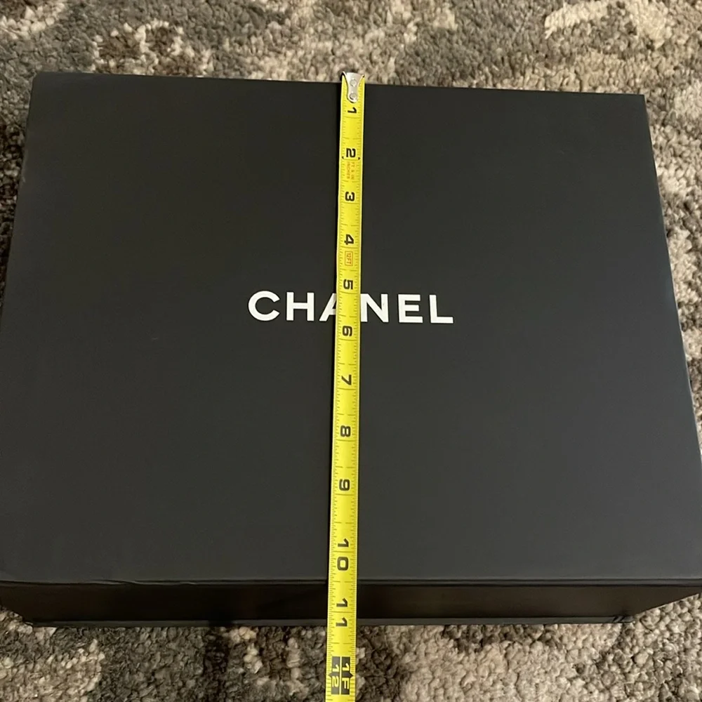 CHANEL black magnetic
