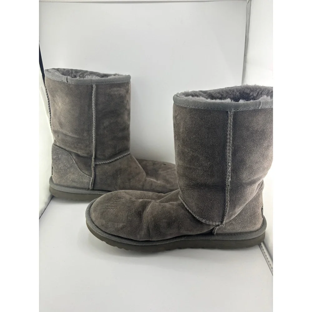 UGG pair lining styling