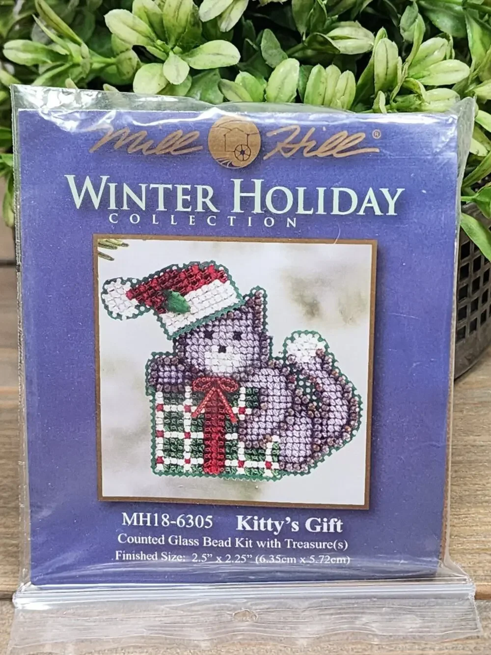 Mill Hill Cross Stitch Winter Holiday Collection Kitty’s Gift MH-6305 Glass Bead
