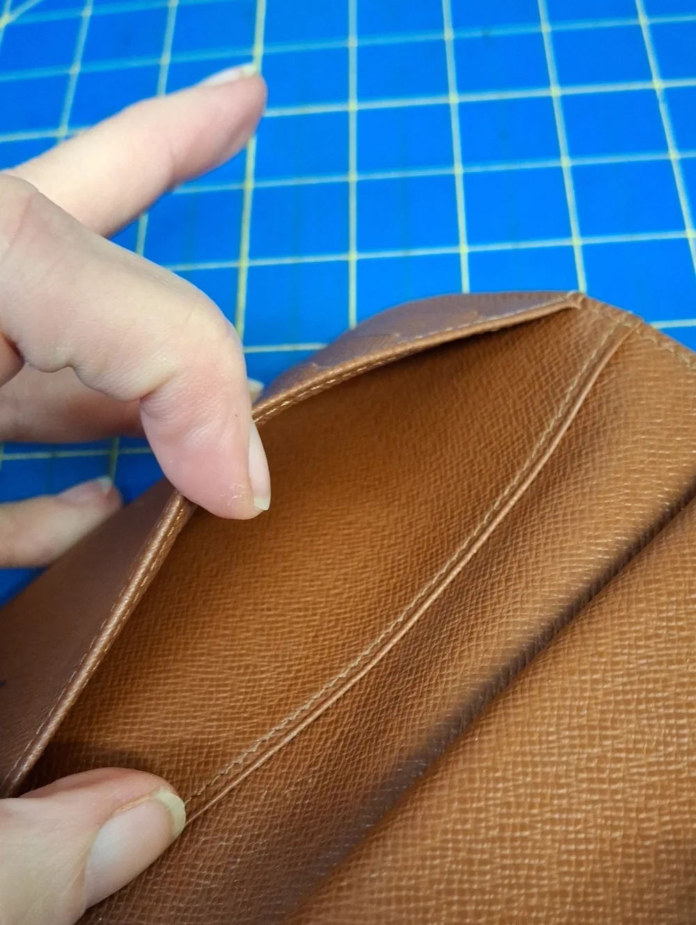 Louis Vuitton compact monogram