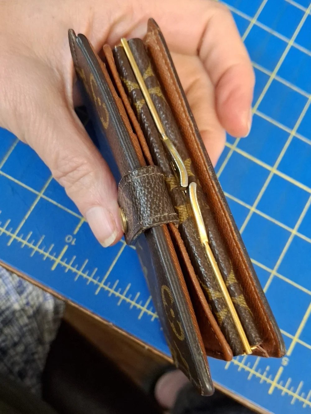 Louis Vuitton compact monogram