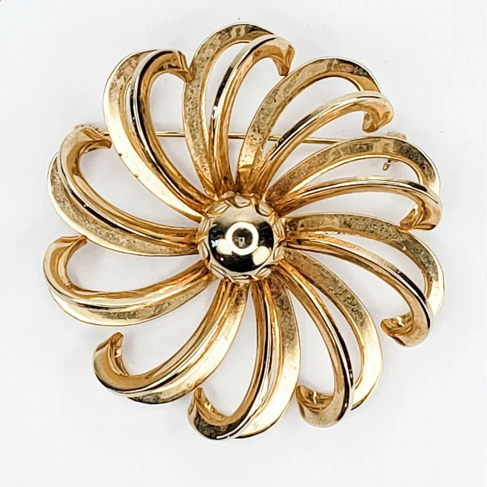 Vintage Large Gold Toned Swirl Flower Brooch Pin Fun Design