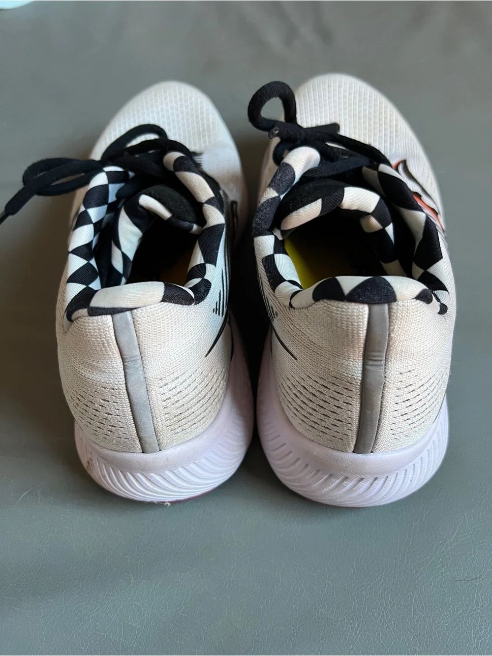Saucony please up