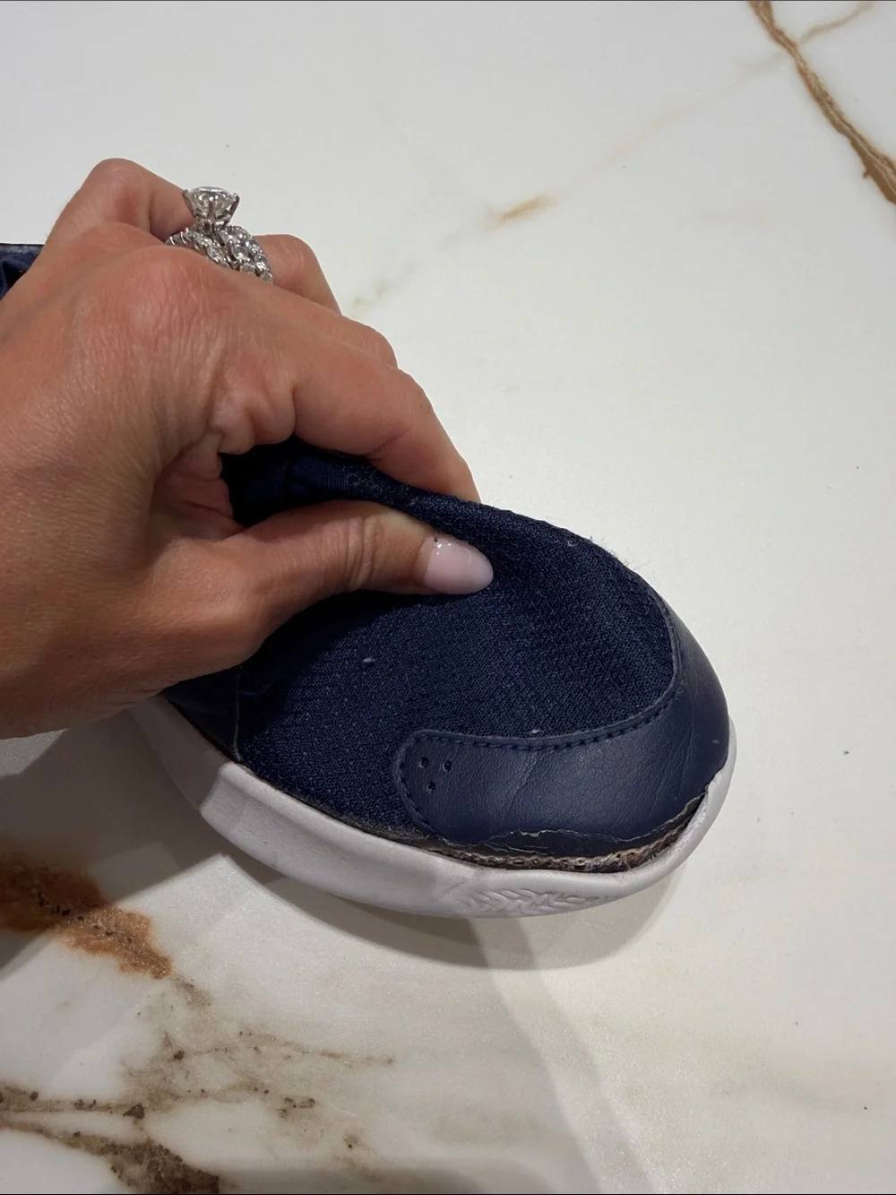 Nike easy slip