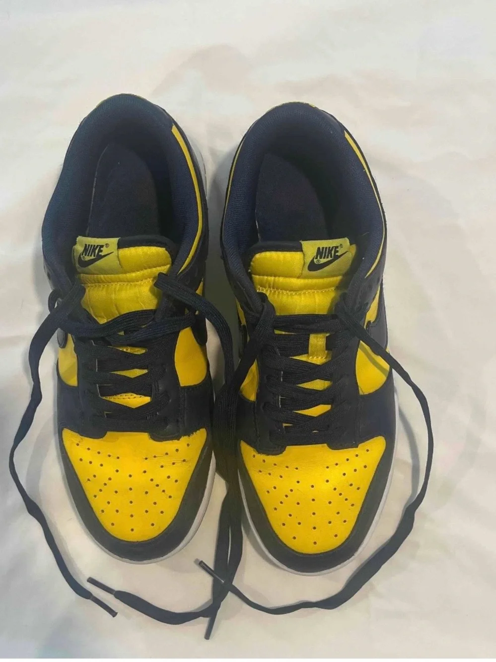 Nike look tag low