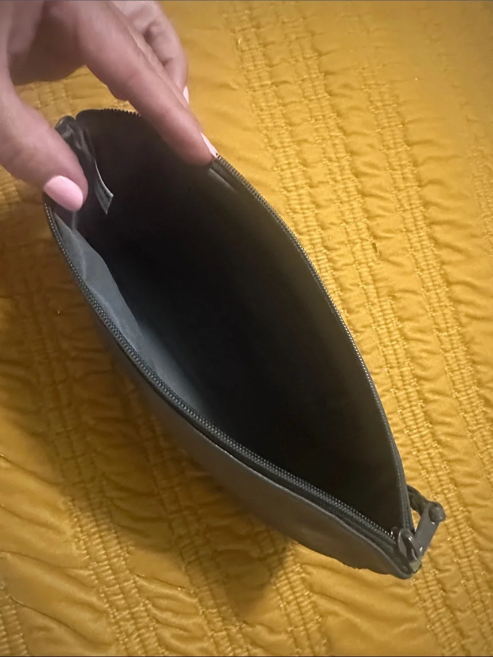 N/A minimal leather