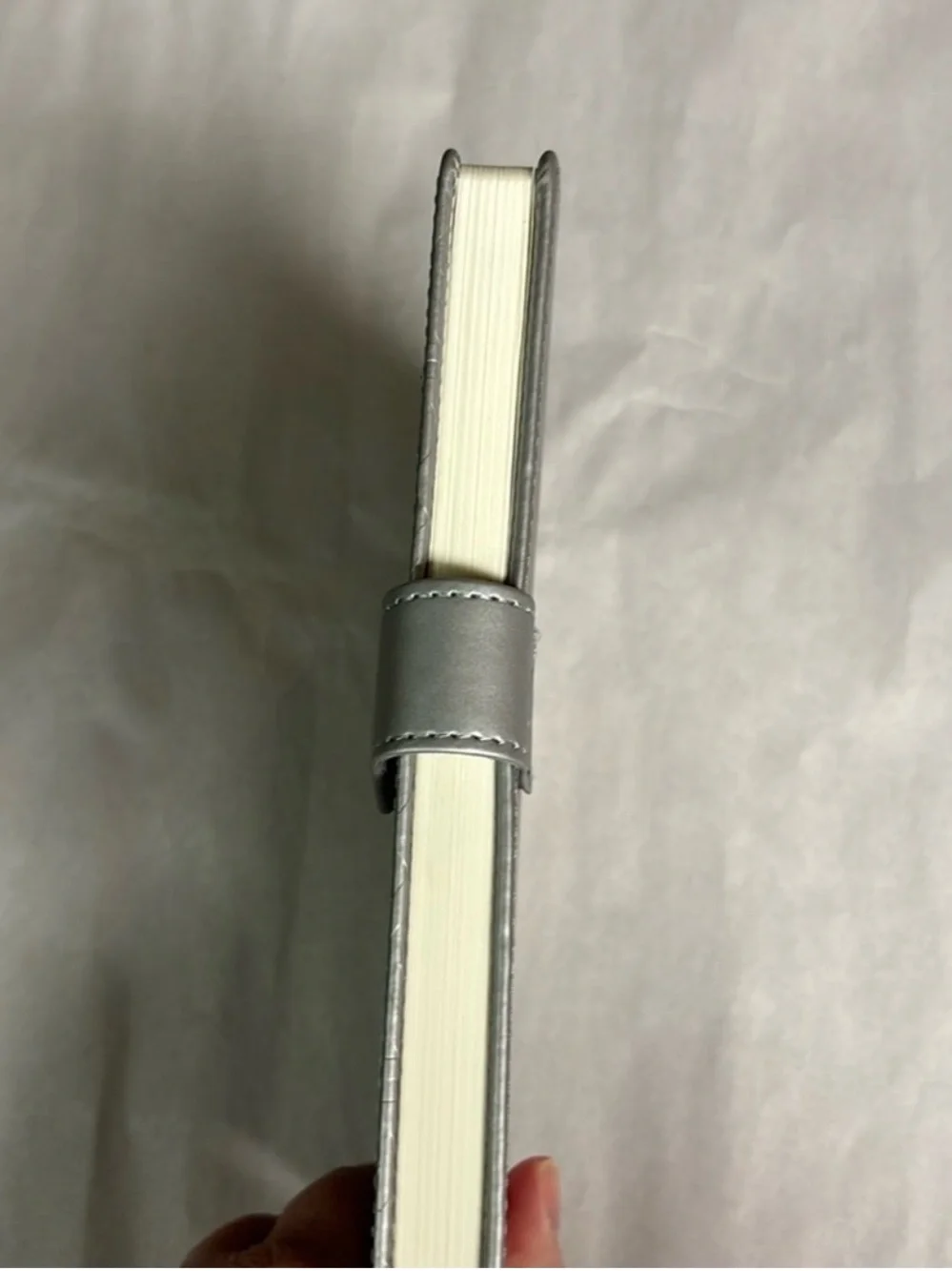 N/A stylish silver