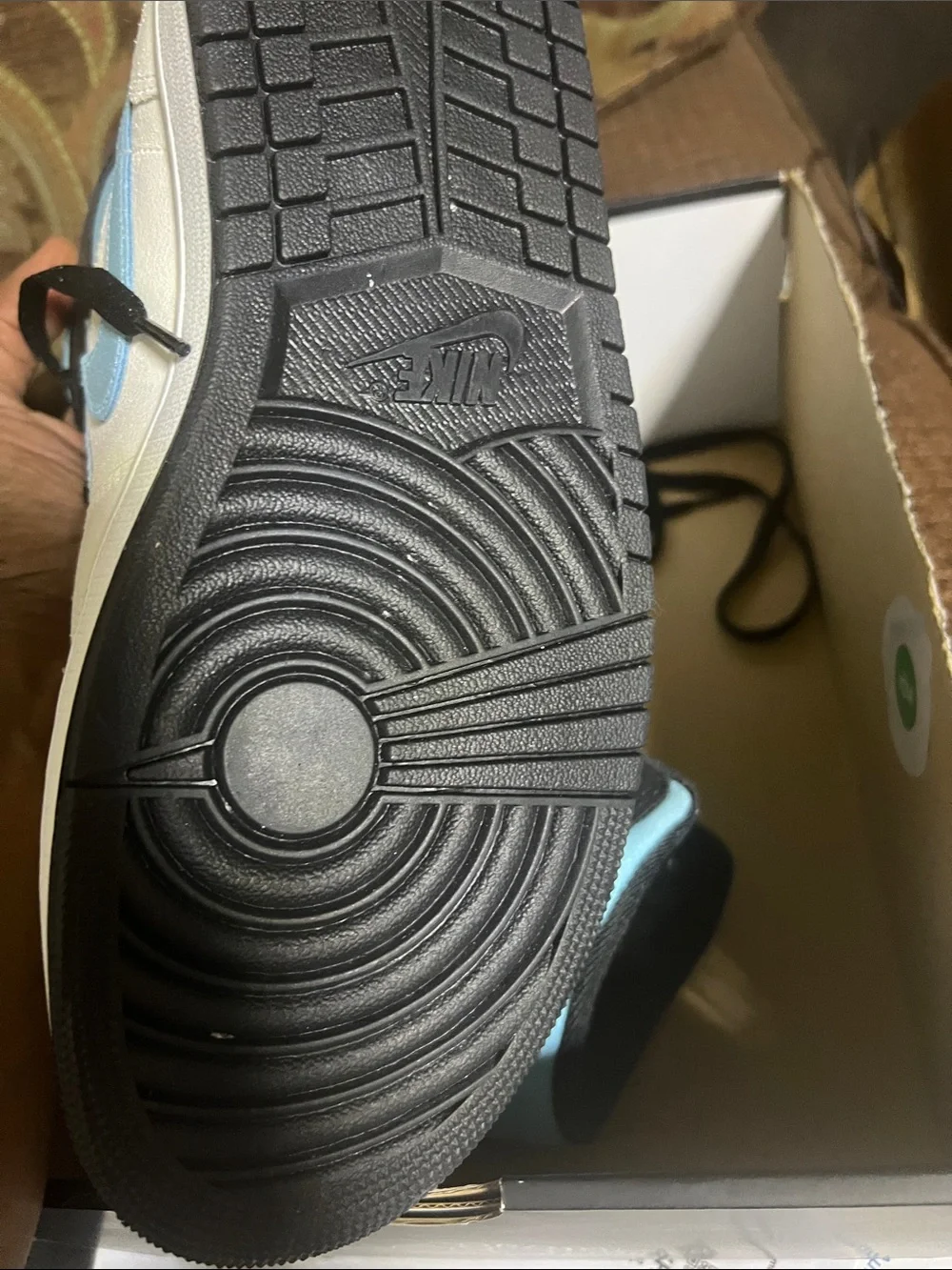 Nike present heel