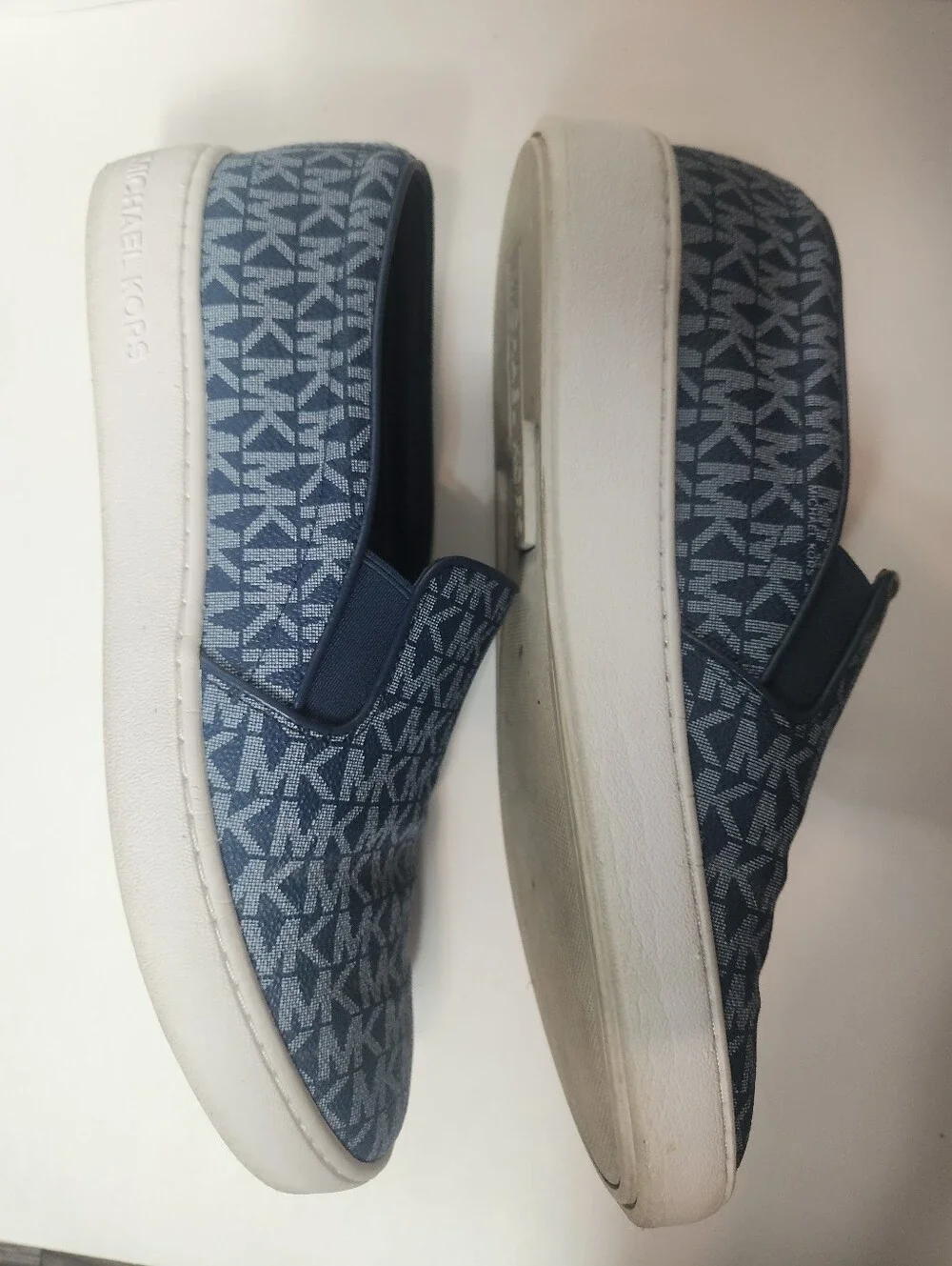 Michael Kors worn minor