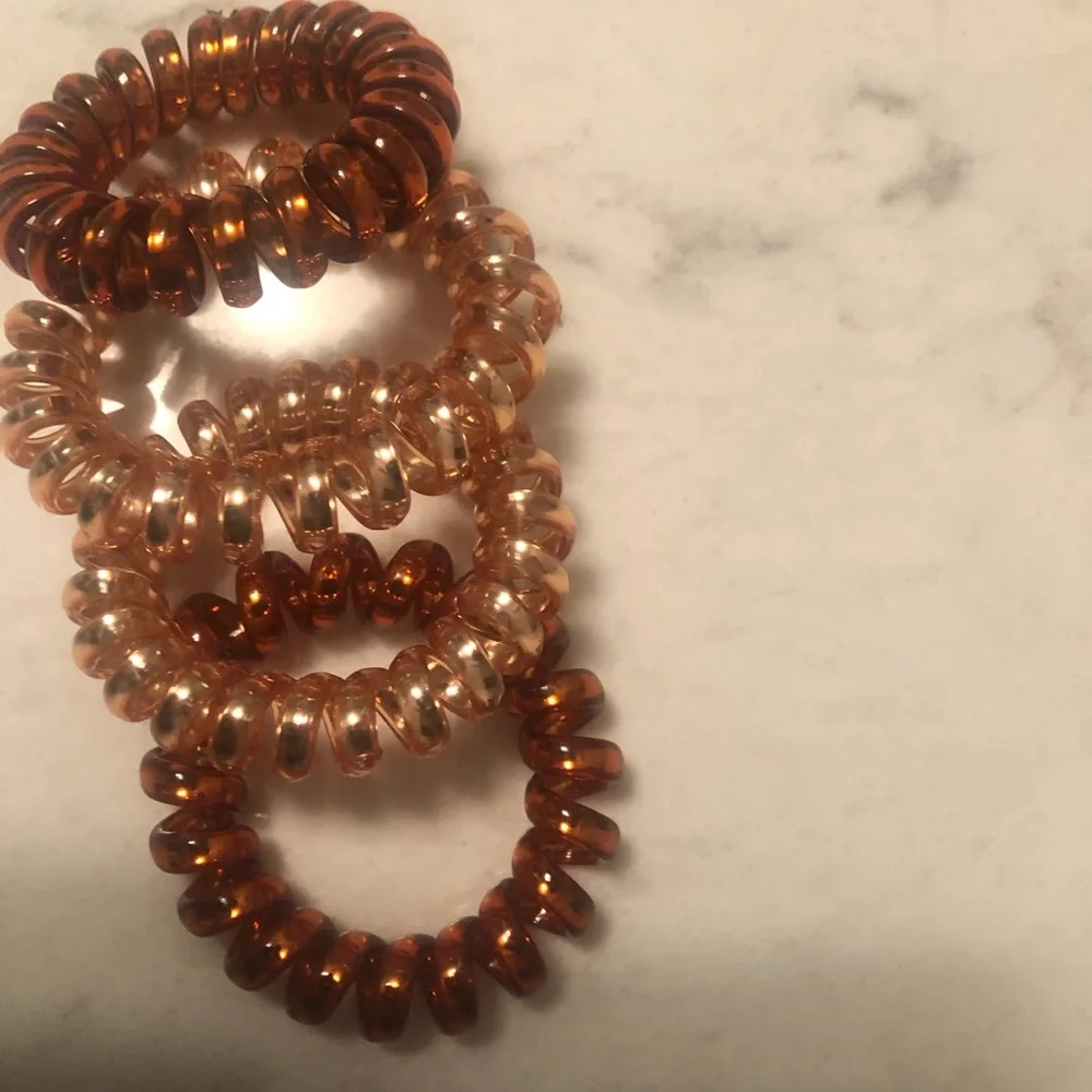 Set of Four Anthropologie Hair ties ✨