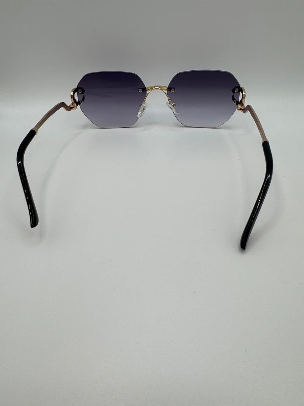 N/A stylish rimless