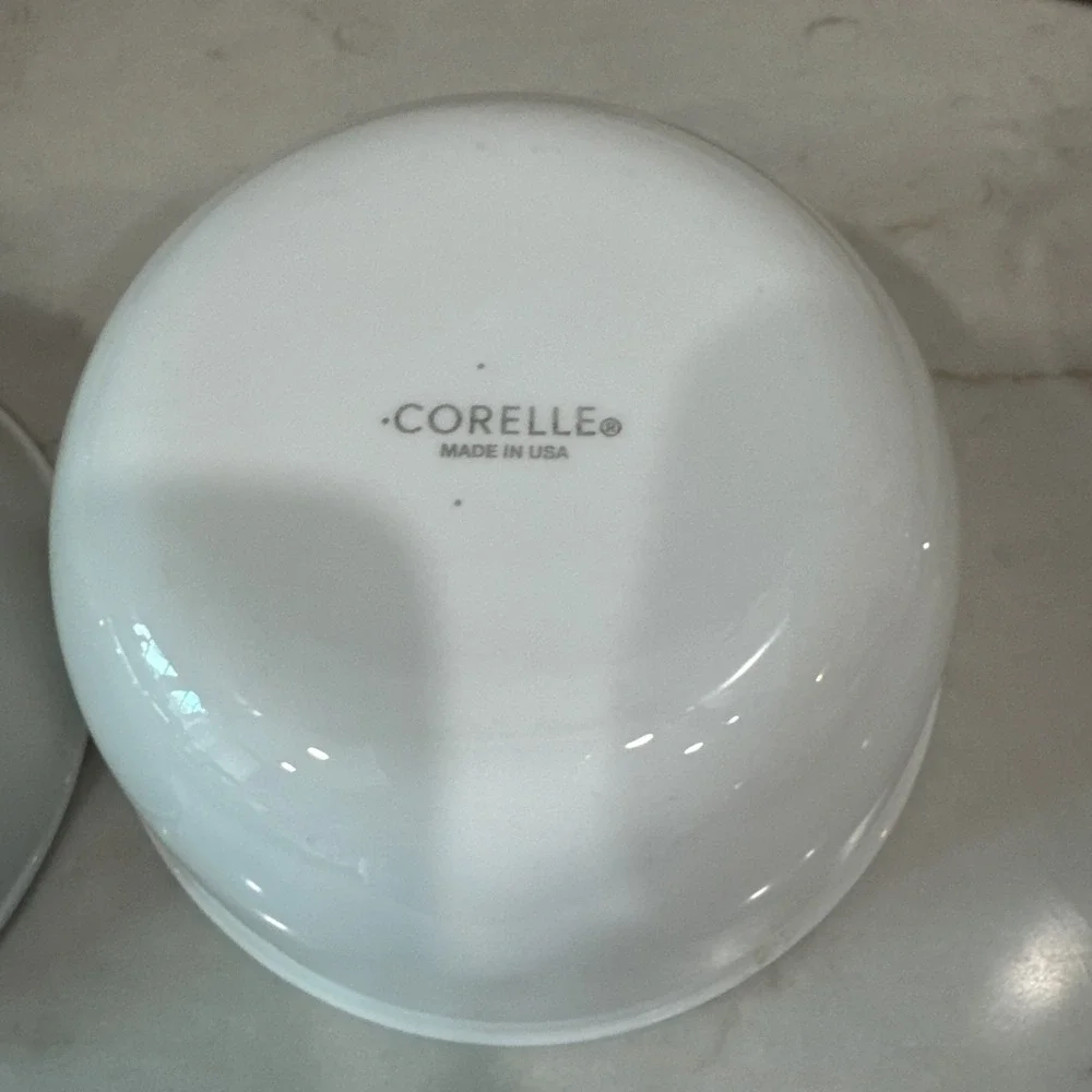 Corelle excellent barely