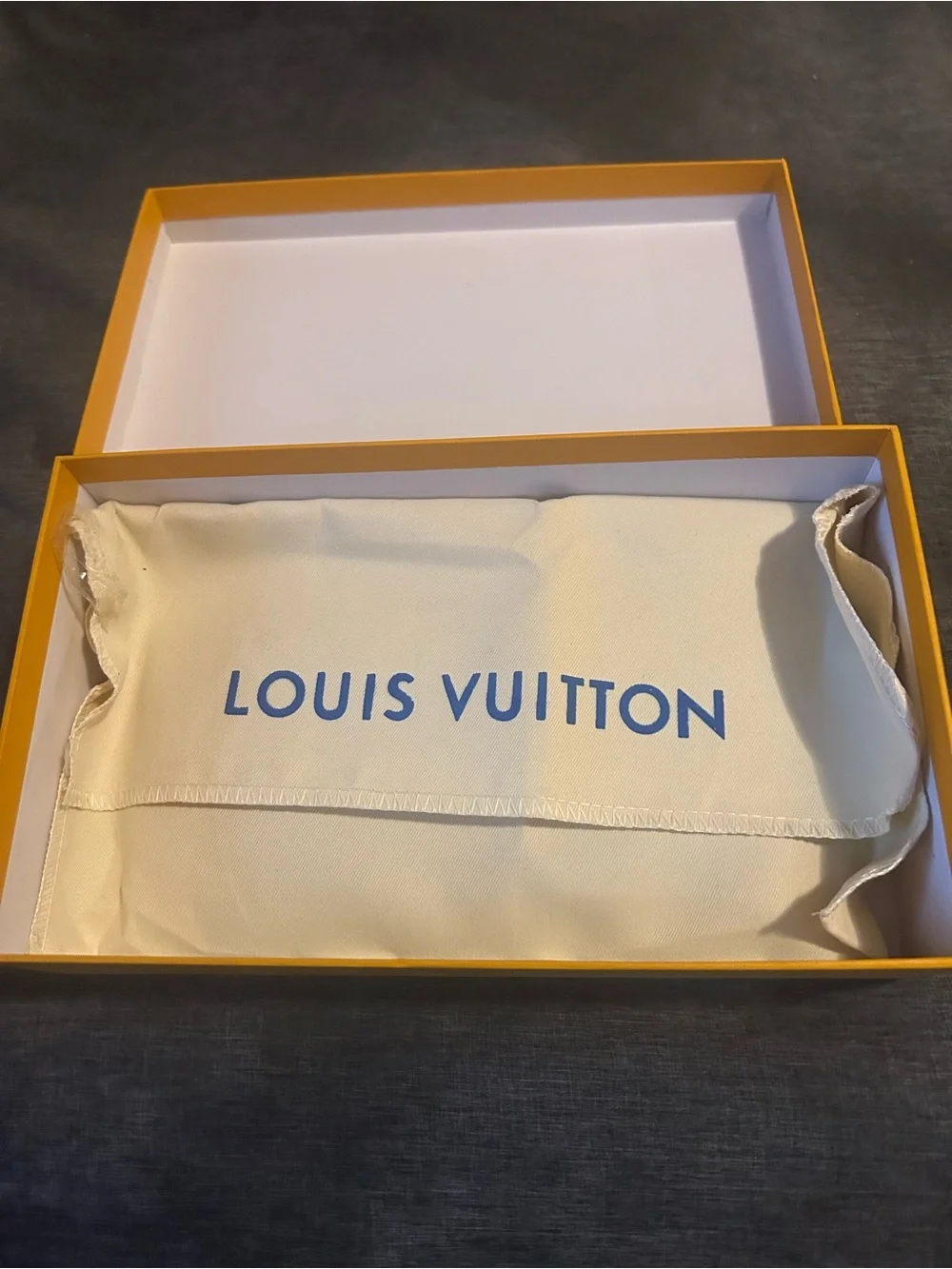 Louis Vuitton compact damier