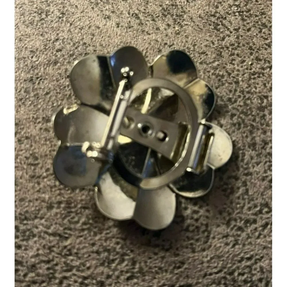 Unknown vintage flower
