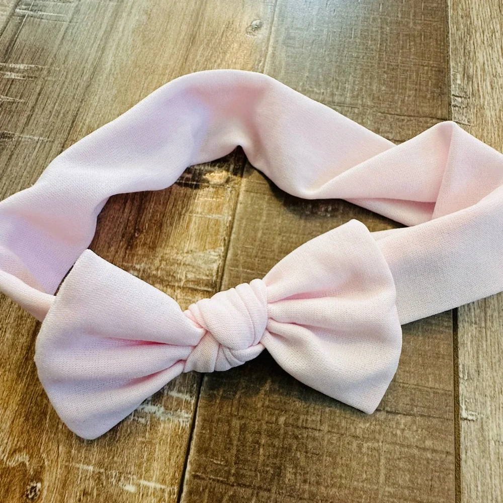 Light pink baby headband.‎ One size