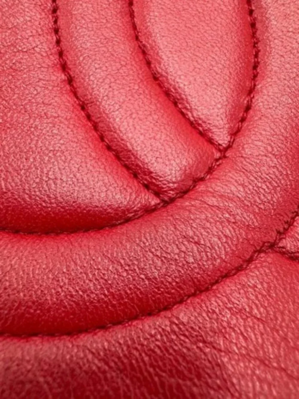 CHANEL brand	chanel color	red