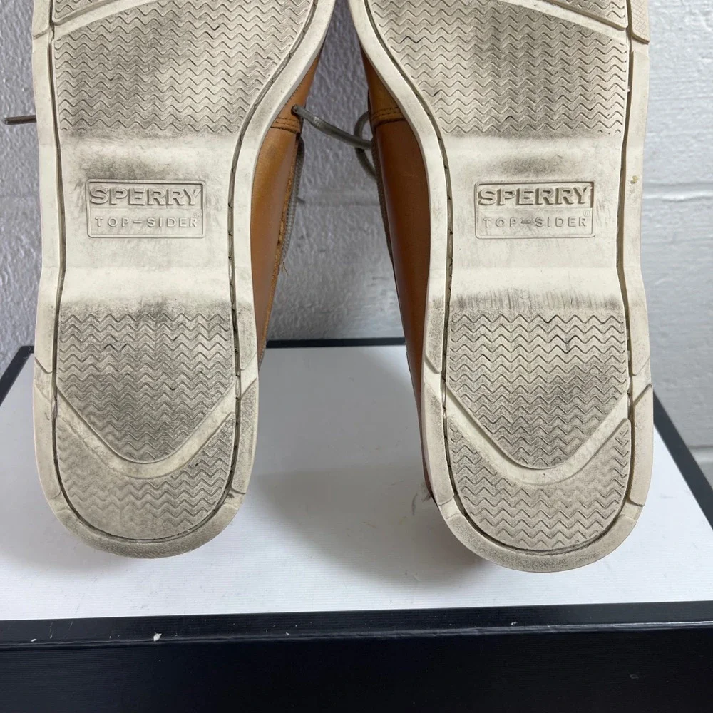 Sperry weekend standard out