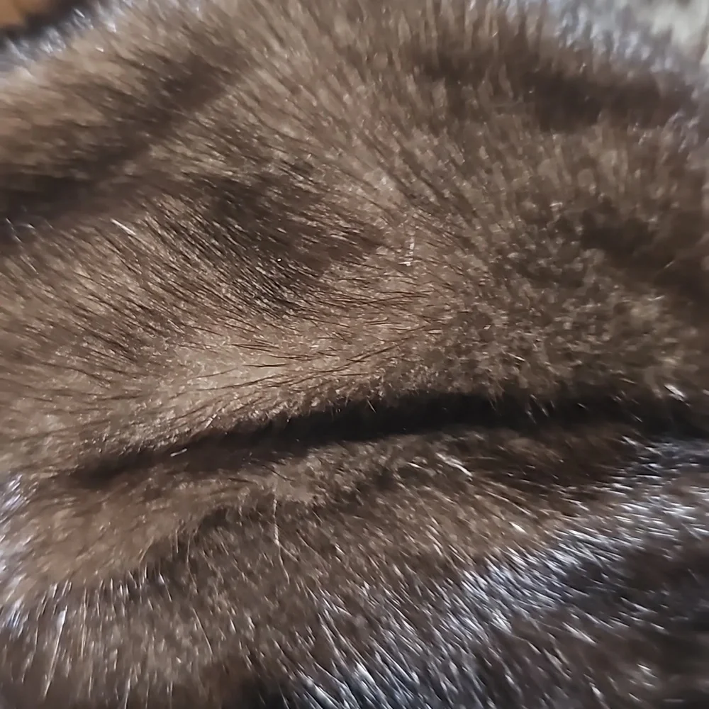 Henig Furs lining loose