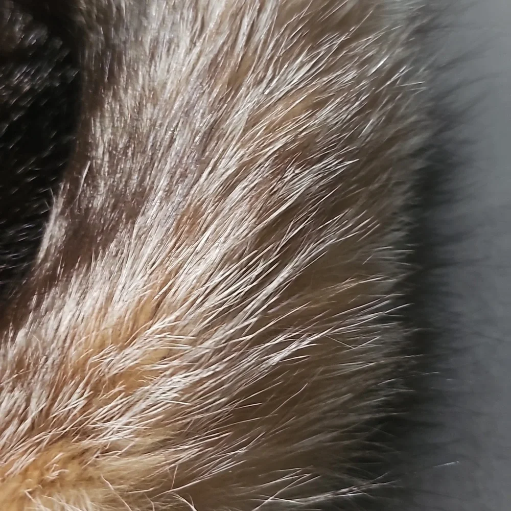 Henig Furs lining loose
