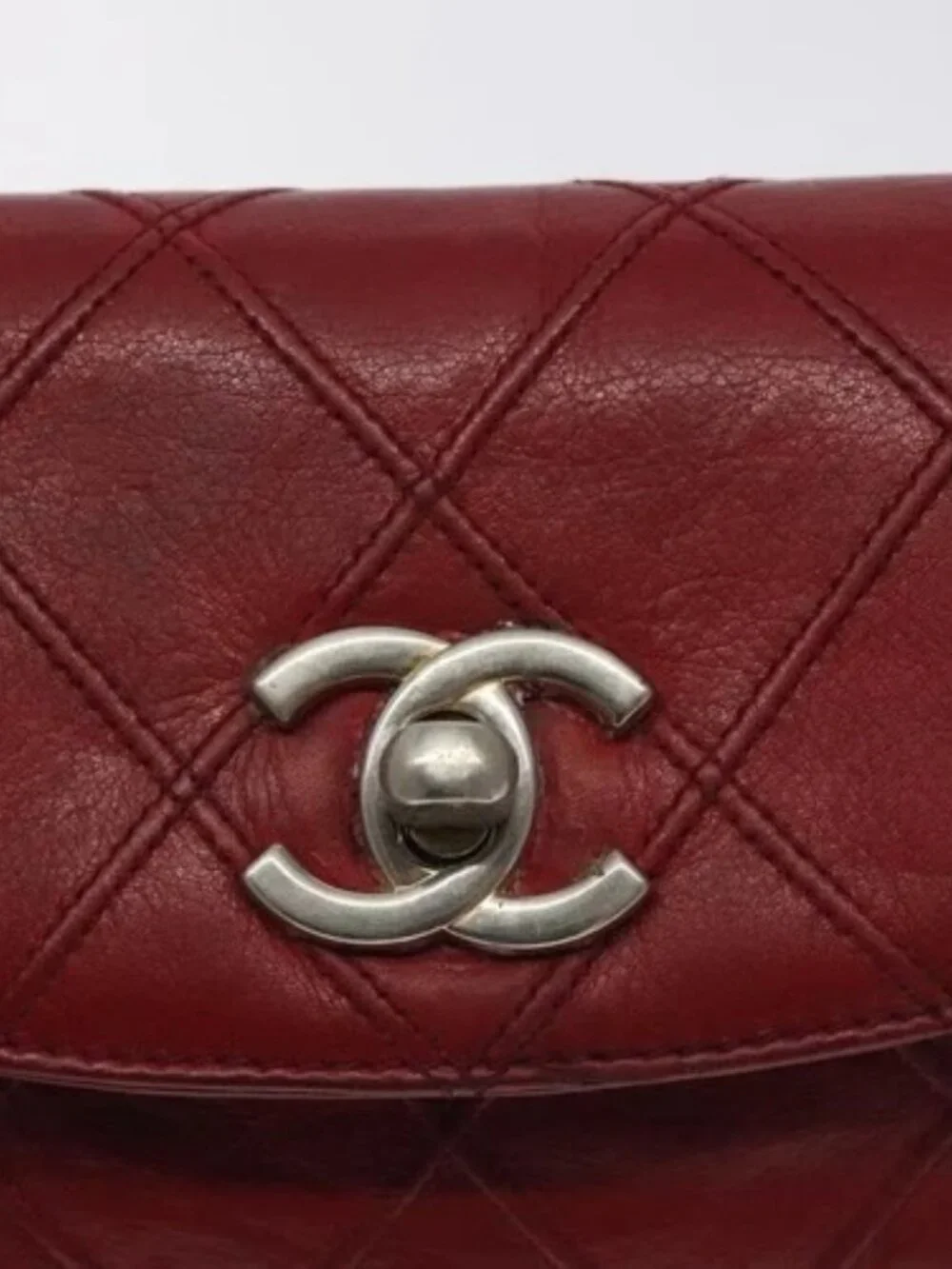 CHANEL brand	chanel color	red