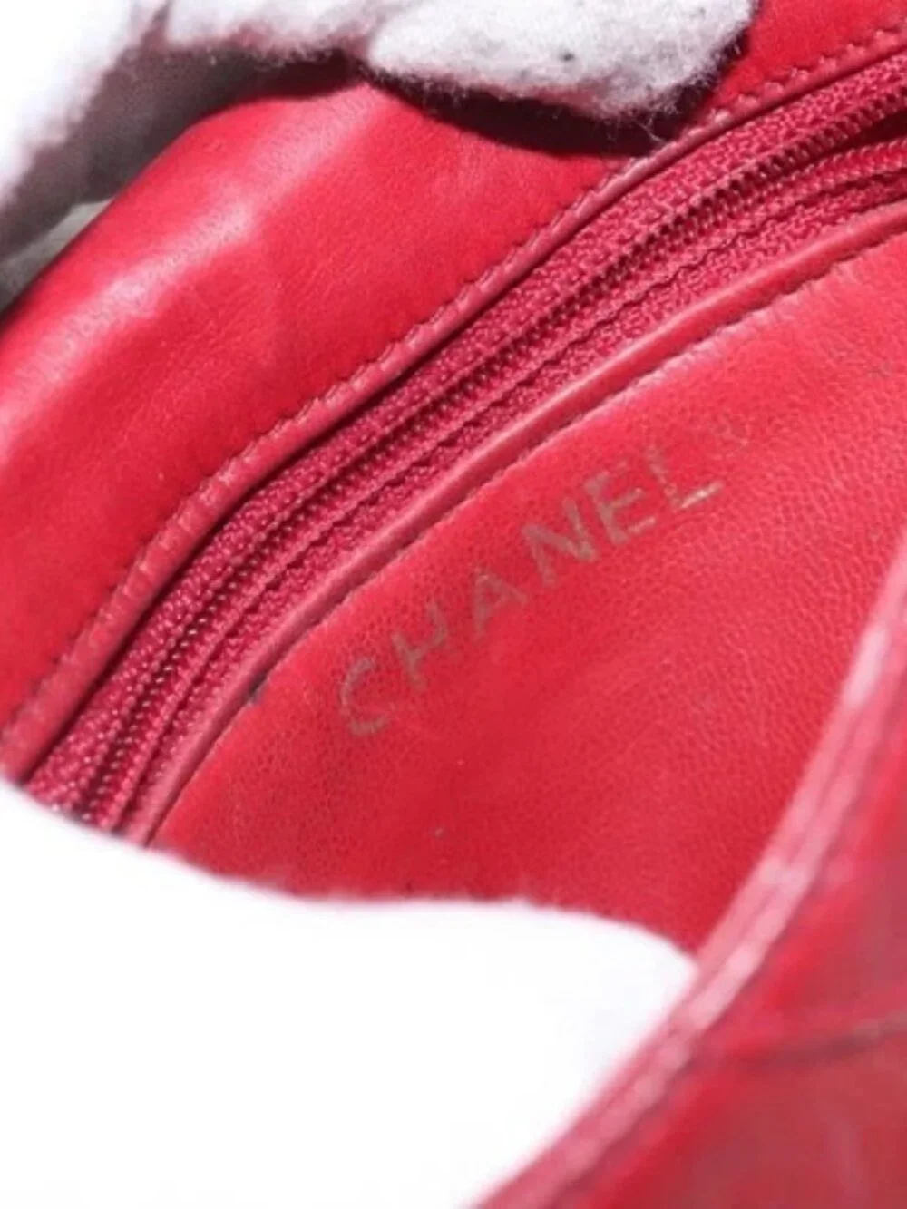 CHANEL brand	chanel color	red