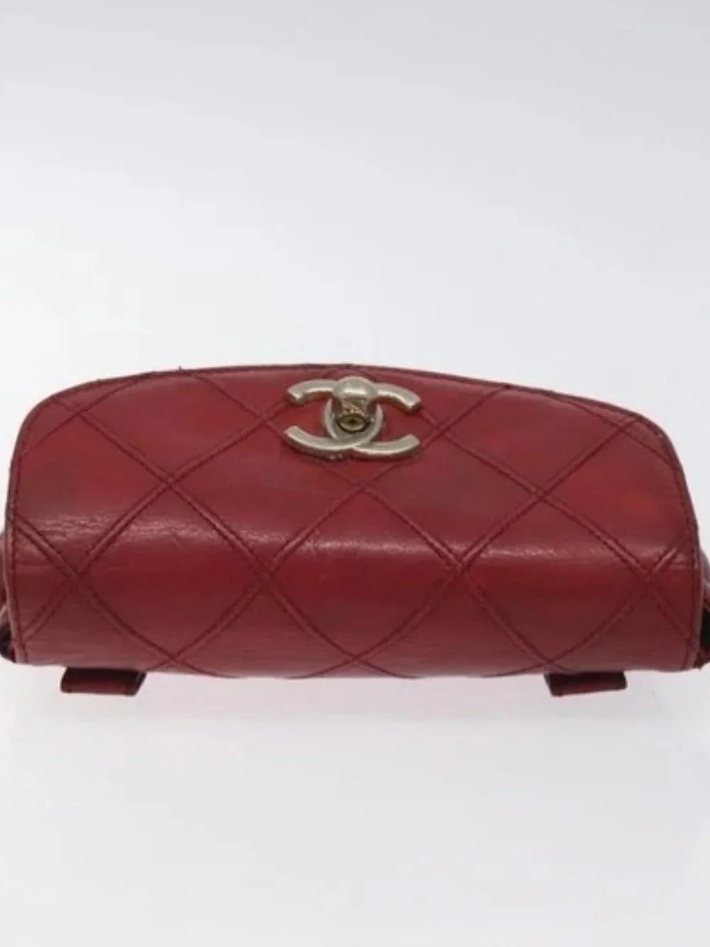 CHANEL brand	chanel color	red