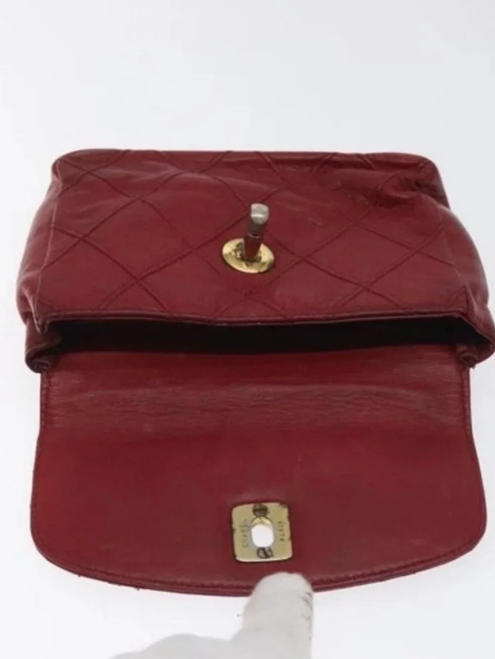CHANEL brand	chanel color	red