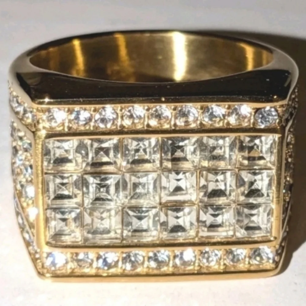 boutique elegant gold