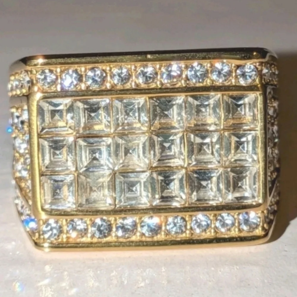 boutique elegant gold