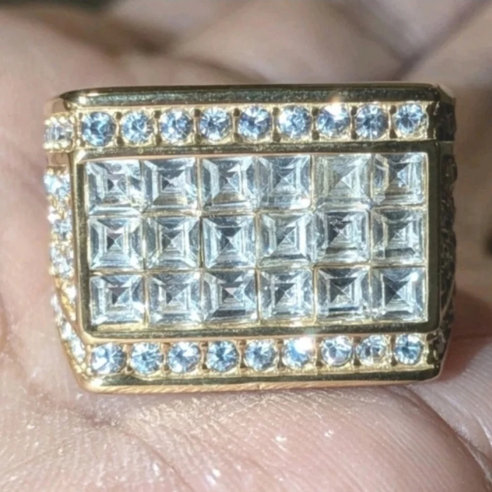 boutique elegant gold