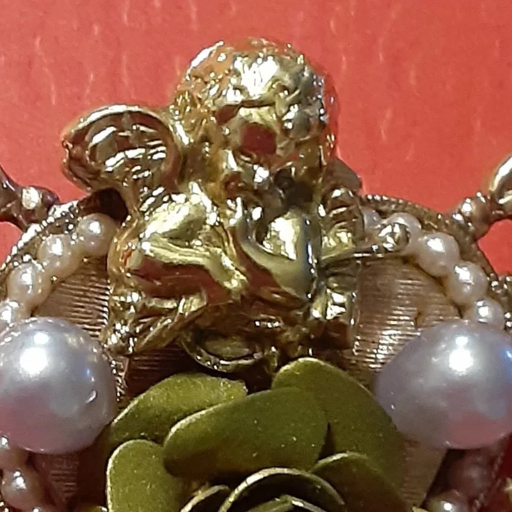 N/A brooch pearls multi
