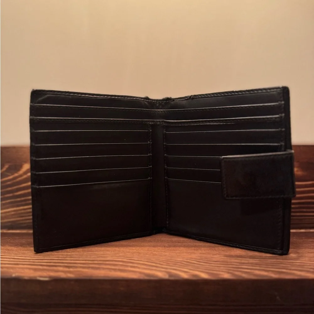 Gucci bifold wallet